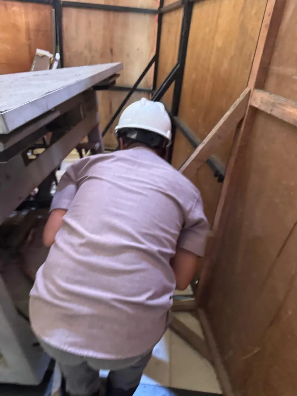 Persiapan Lantai Mezanin BEOS